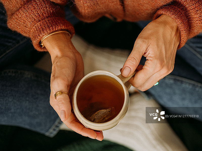 室内喝茶的俯视照片图片素材