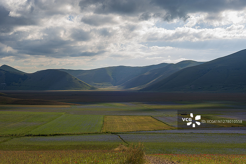 意大利翁布里亚大平原图片素材