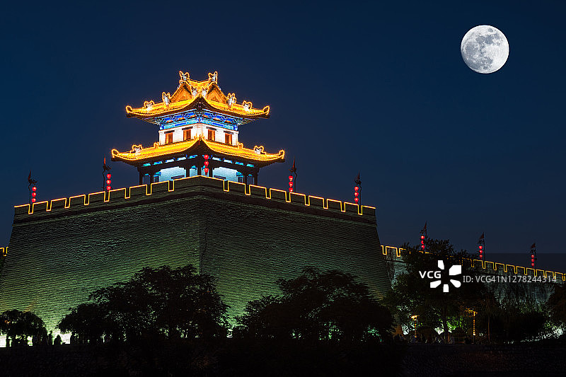 夜晚的城墙图片素材