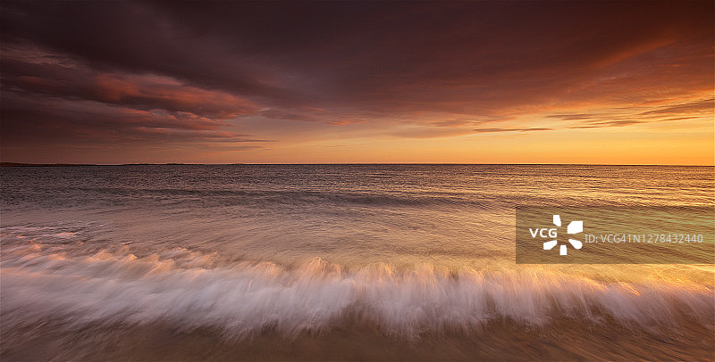 海滩水波纹日出海景摄影图片素材