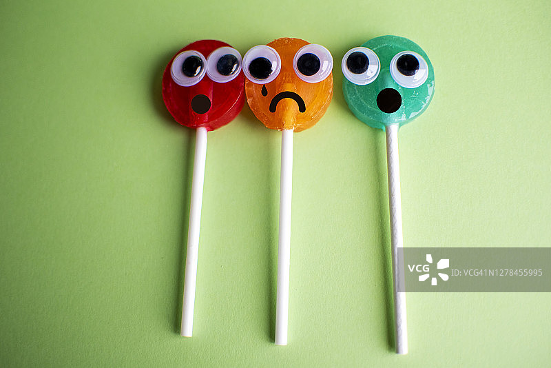 卡通眼睛的棒棒糖图片素材