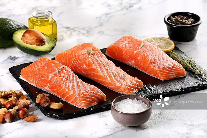 大马哈鱼生鱼片图片素材