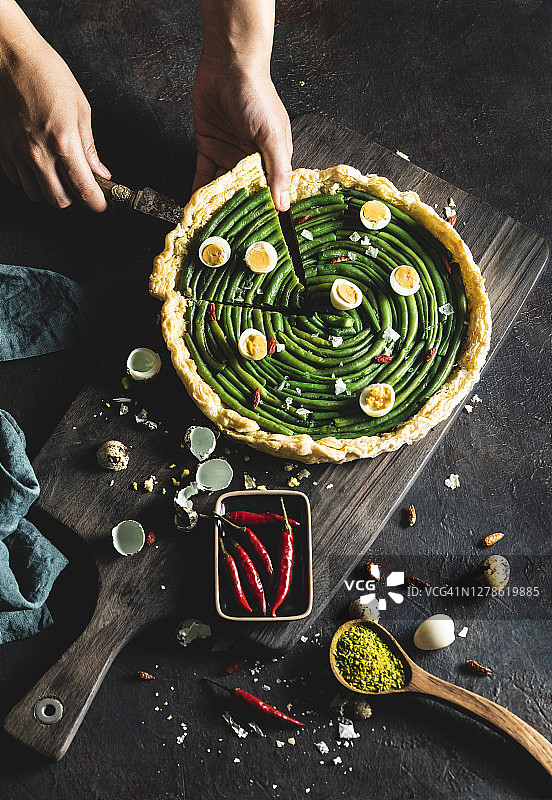 香蒜辣椒鹌鹑蛋佐绿豆图片素材