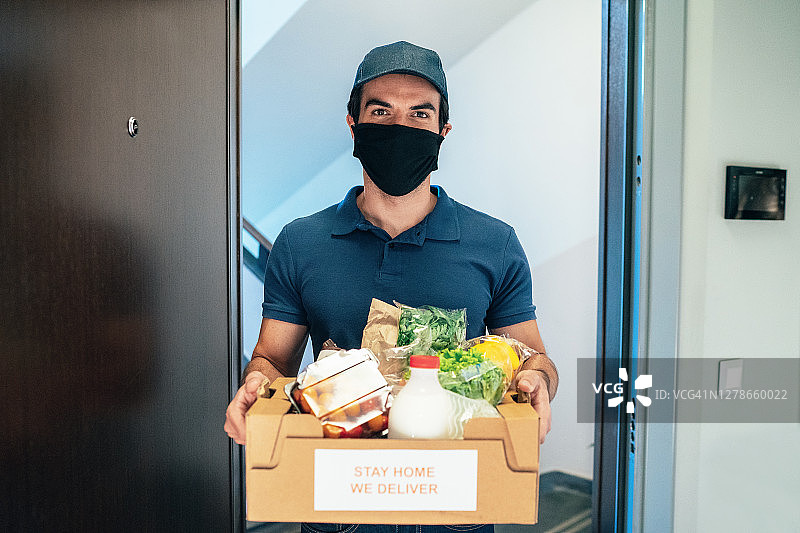 送货上门的食品图片素材