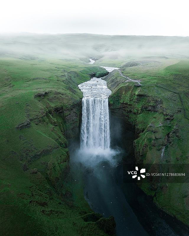 冰岛南部区斯科加瀑布航拍图片素材