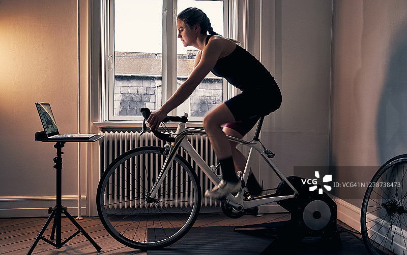 健身的终极方式图片素材