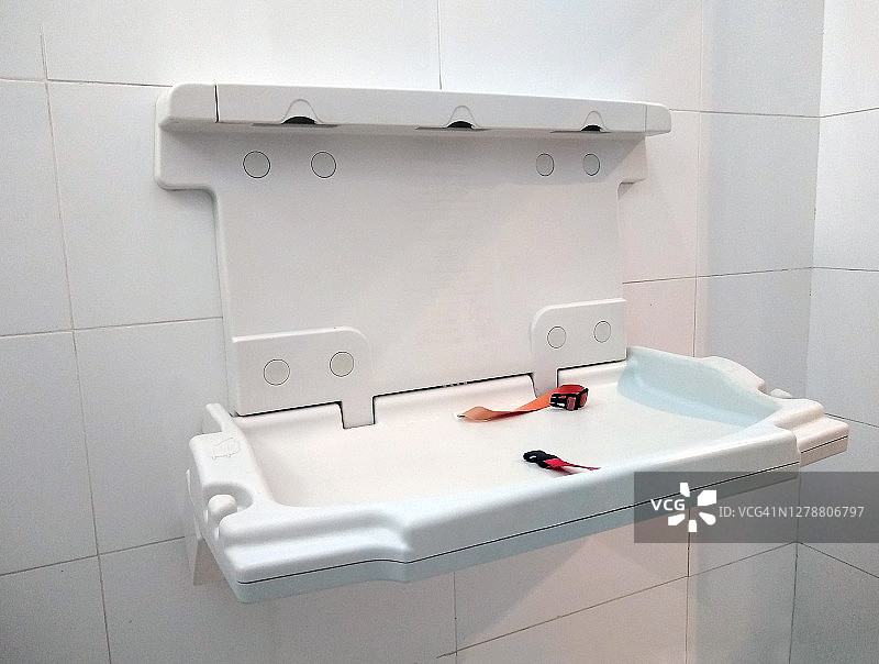 婴儿尿布更换台图片素材