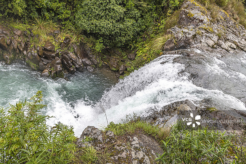 新西兰汤加里罗国家公园的瀑布景观图片素材