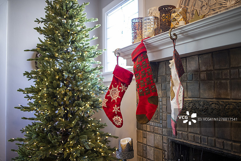 工匠平房内的圣诞装饰图片素材