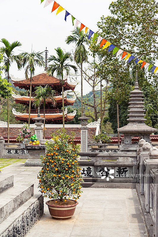 越南香寺佛教建筑群的天杵寺图片素材