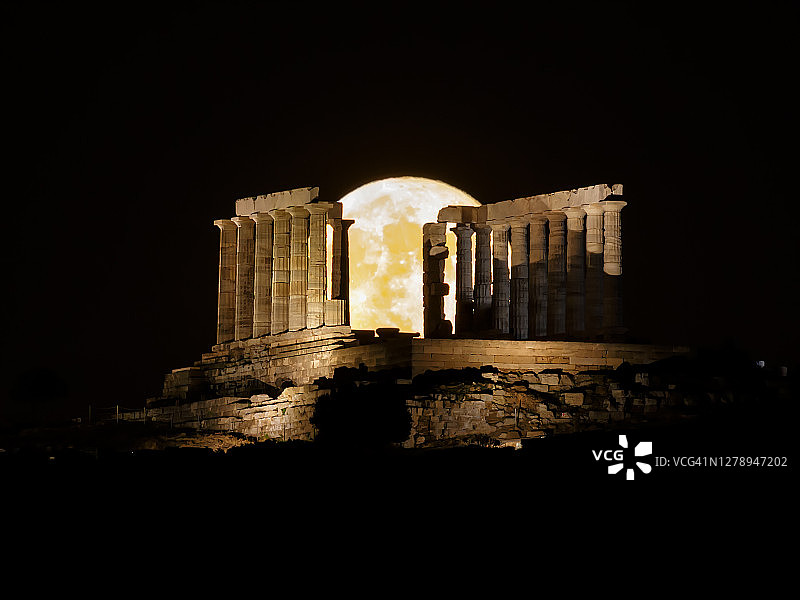 满月升起图片素材