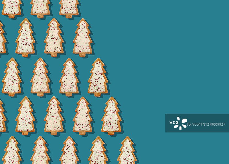 带有糖霜和糖屑的烤圣诞树饼干图片素材