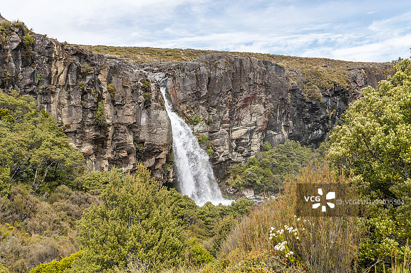 新西兰塔拉纳基瀑布图片素材