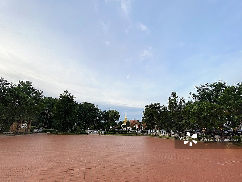 泰国楠府市中心活动广场美景图片素材