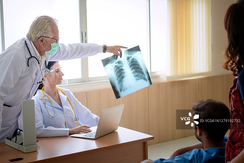 术后医患交流图片素材