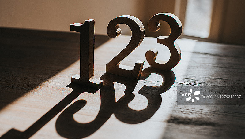 1 2 3，光影交错图片素材