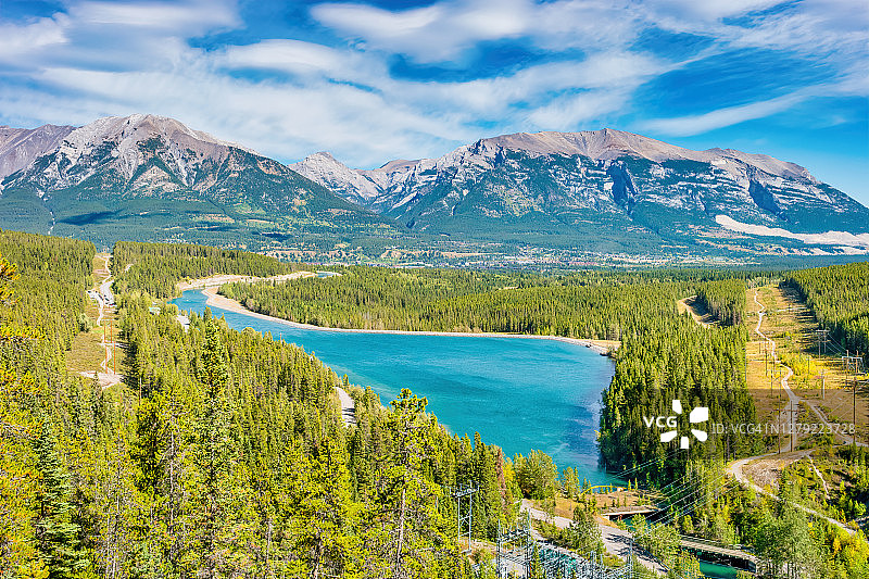加拿大阿尔伯塔省坎莫尔风光图片素材