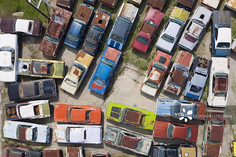 经典美国报废汽车堆场航拍图片素材