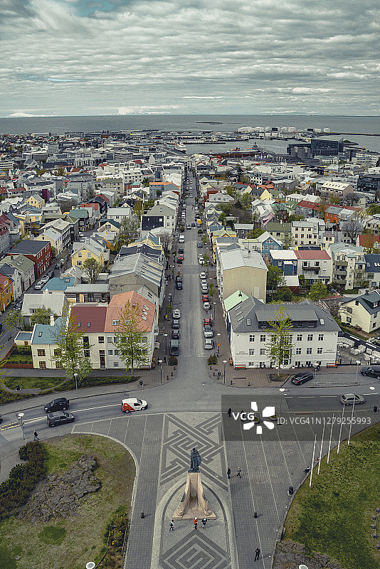 从哈尔格林姆斯教堂看到的雷克雅未克鸟瞰图图片素材