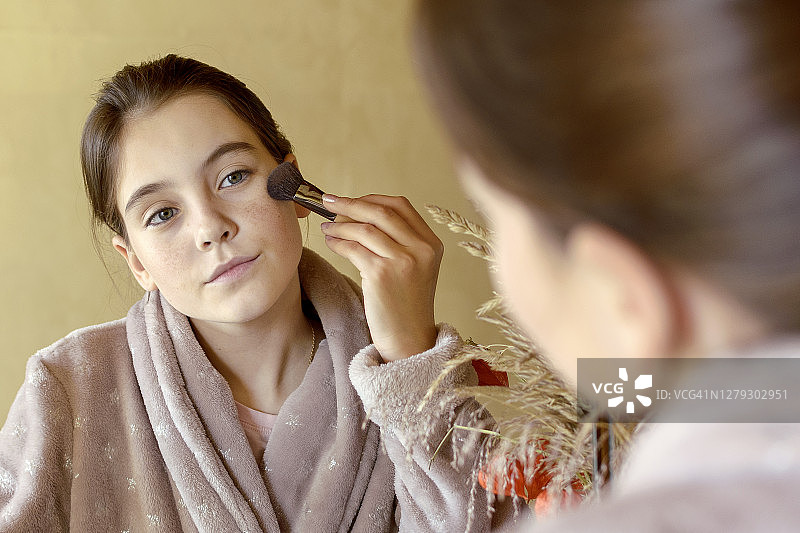 女孩化妆图片素材