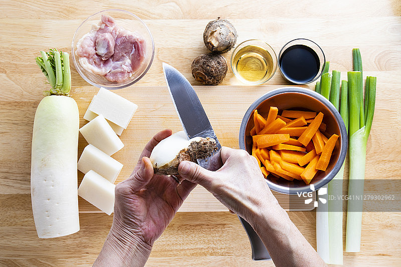 日式传统料理：年糕杂煮图片素材