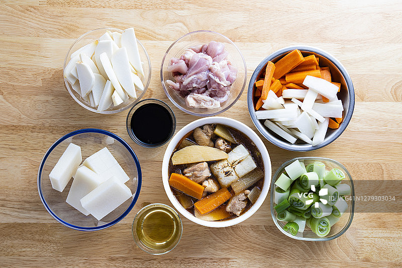 日式传统料理：年糕杂煮图片素材