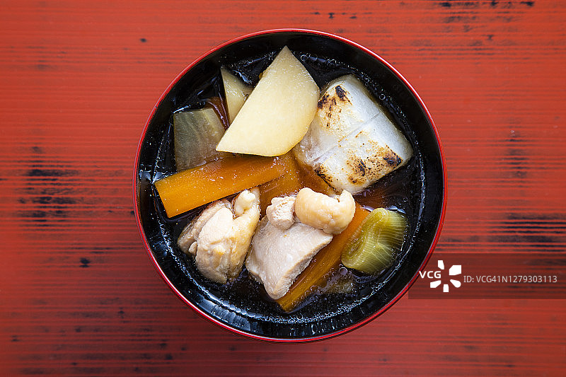 日式传统料理：年糕杂煮图片素材