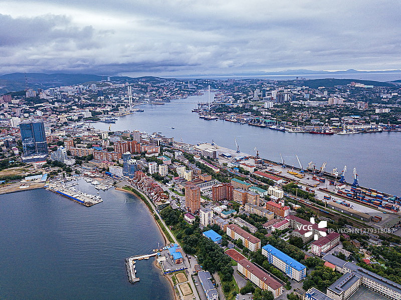 俄罗斯滨海边疆区符拉迪沃斯托克海岸城市鸟瞰图片素材