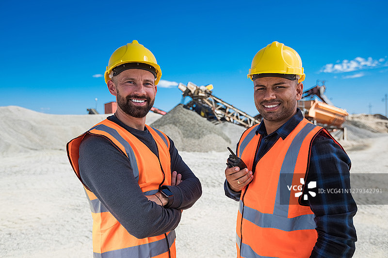 露天矿工人图片素材