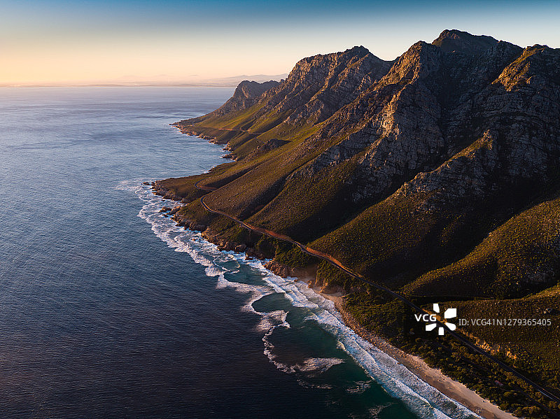 海湾的午后日落图片素材