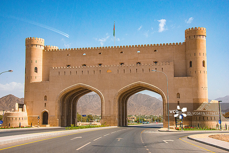 受阿曼文化遗产启发的巴赫拉门，阿曼图片素材