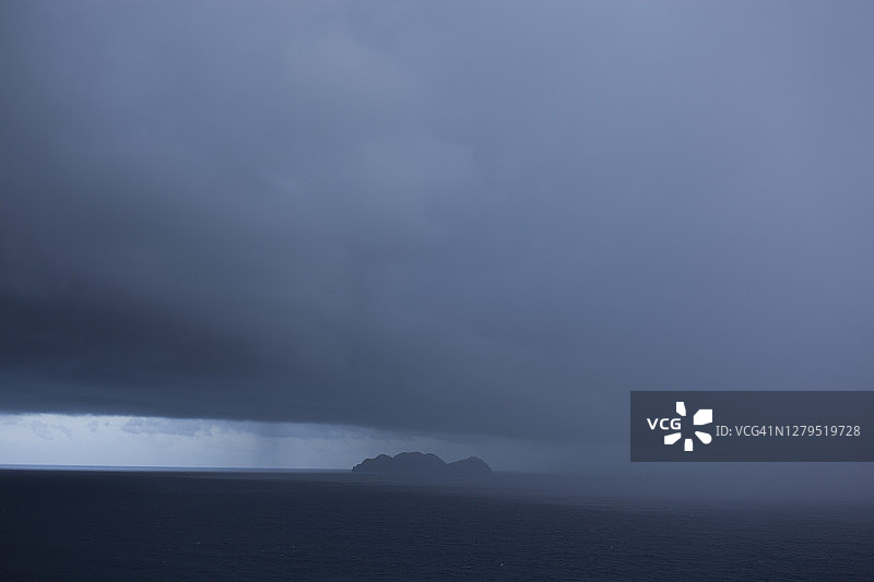 风暴来了图片素材