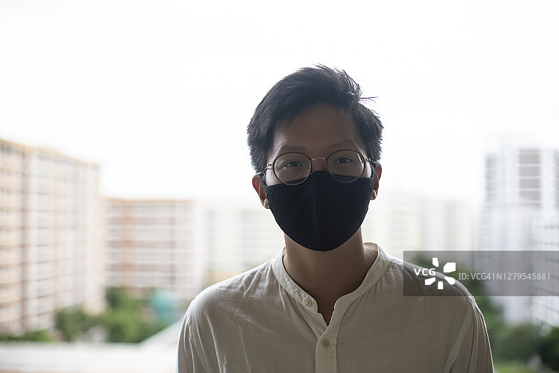 年轻千禧一代的肖像（面具）图片素材