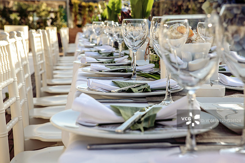 活动餐桌布置图片素材