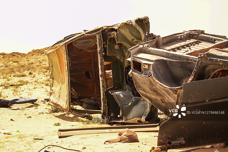 西撒哈拉的废弃车辆图片素材