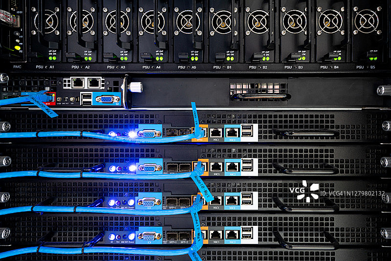 网络服务器背面的各种接口图片素材