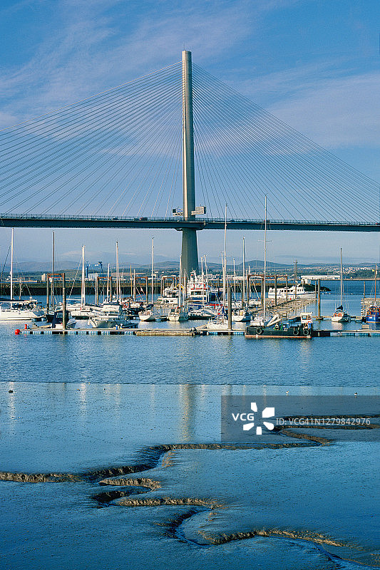 爱丁堡-埃德加港和昆斯费里大桥图片素材