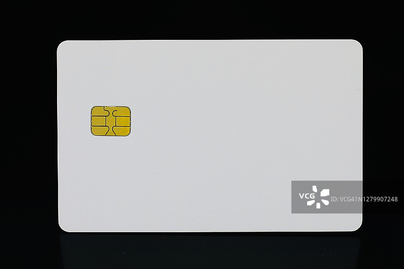 个人门禁卡上的安全芯片图片素材