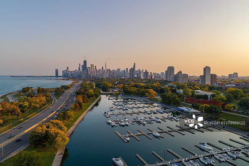 秋季的芝加哥天际线与林肯公园图片素材