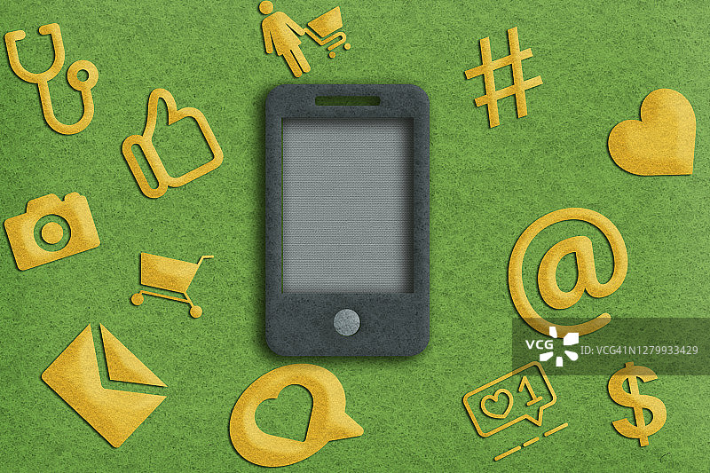 带有社交媒体和网络符号的智能手机图片素材