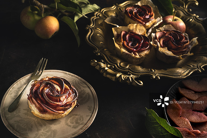 古董苹果花食谱，玫瑰花造型图片素材