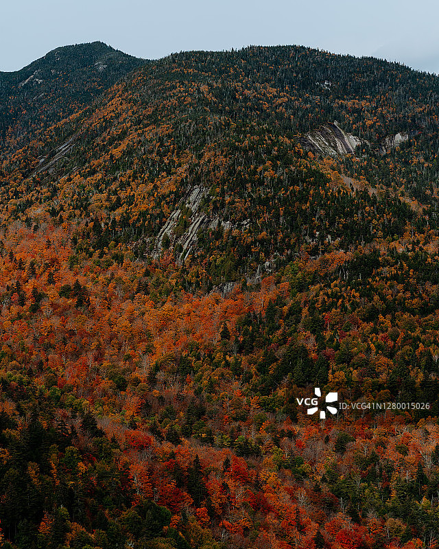 秋季阿迪朗达克山徒步图片素材
