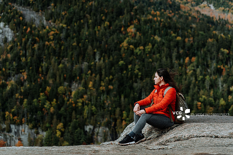 秋季阿迪朗达克山徒步图片素材
