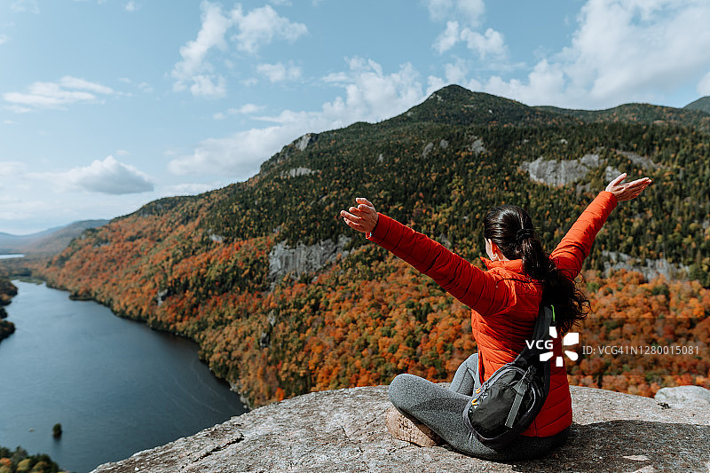 秋季阿迪朗达克山徒步图片素材