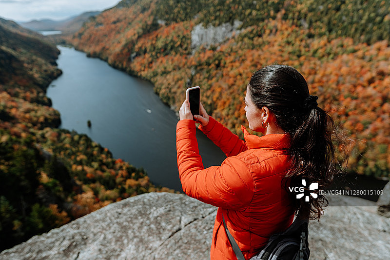秋季阿迪朗达克山徒步图片素材