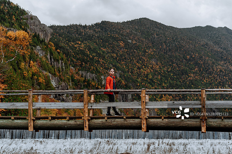 秋季阿迪朗达克山徒步图片素材