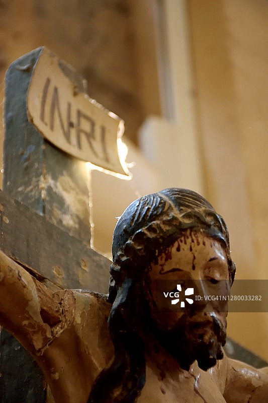 十字架上的耶稣图片素材