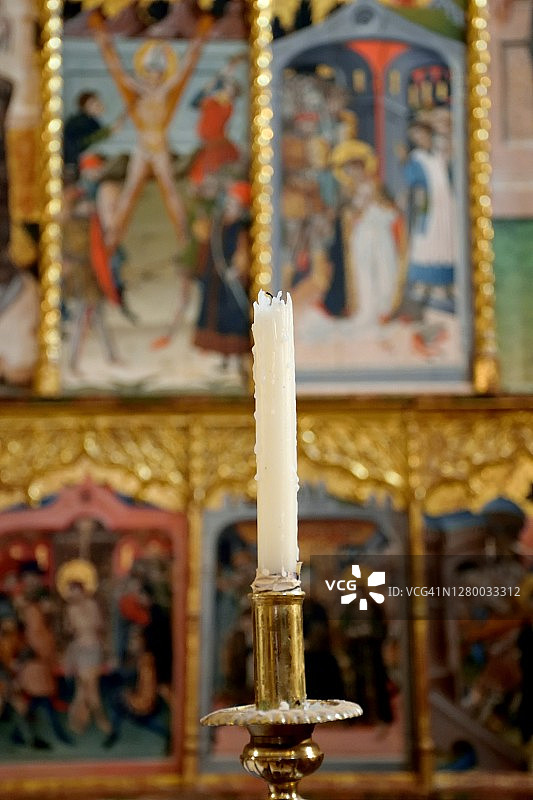 阿内托镇圣布拉斯教堂的祭坛装饰画（阿拉贡）图片素材