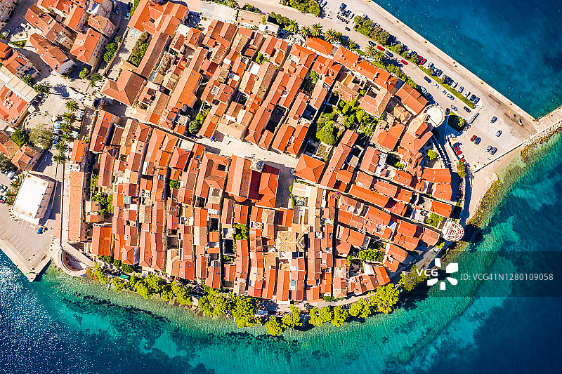 克罗地亚科尔丘拉岛科尔丘拉老镇鸟瞰图片素材