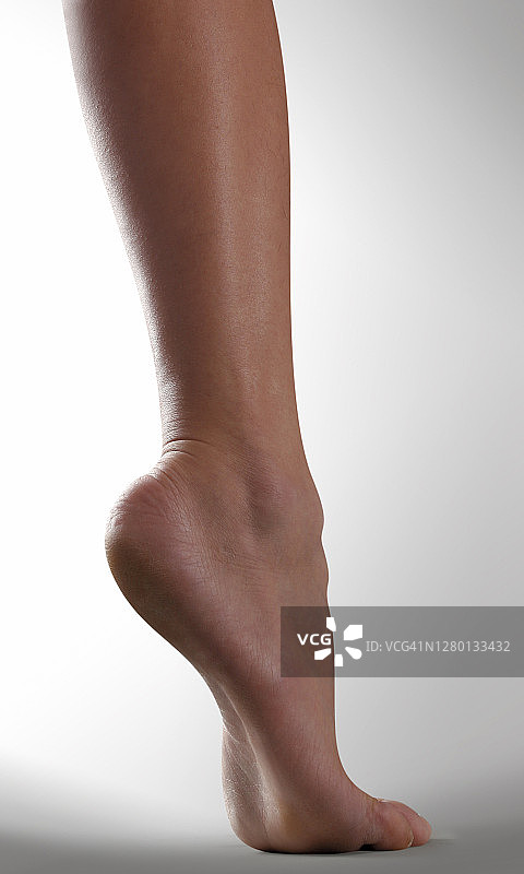 女人的腿，轻盈的脚步图片素材
